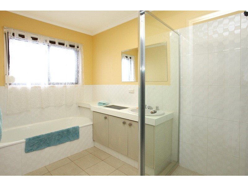 84 Markeri Street, Mermaid Waters QLD 4218