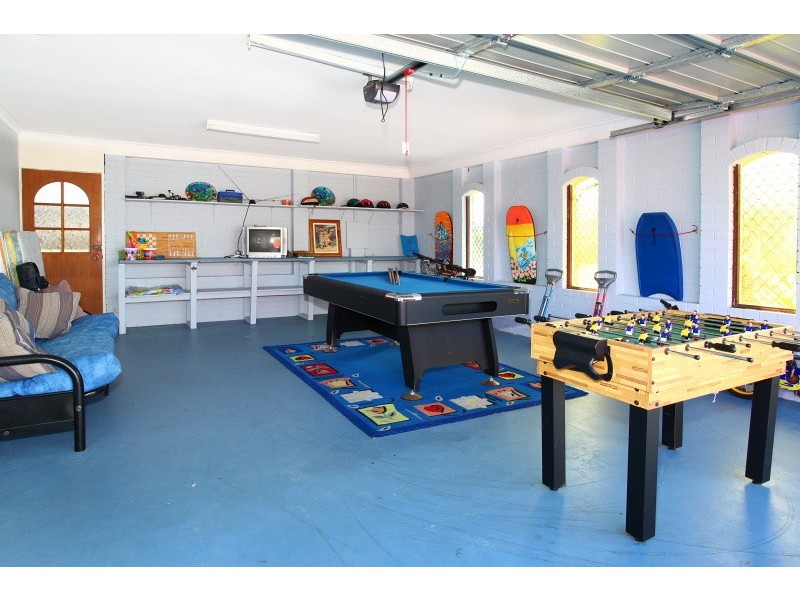 84 Markeri Street, Mermaid Waters QLD 4218