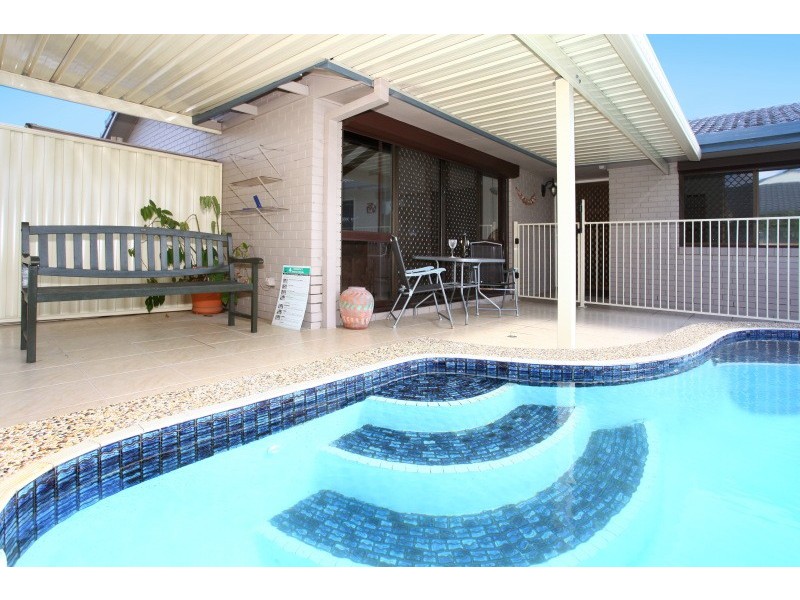 84 Markeri Street, Mermaid Waters QLD 4218