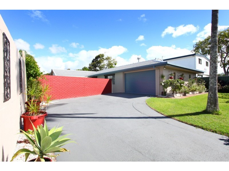 84 Markeri Street, Mermaid Waters QLD 4218