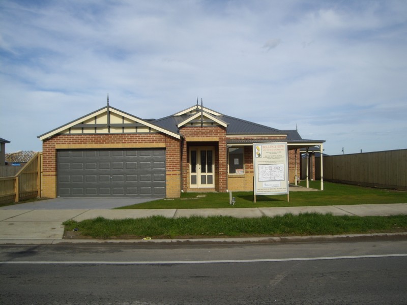 121 Ridgemont Drive, Berwick VIC 3806