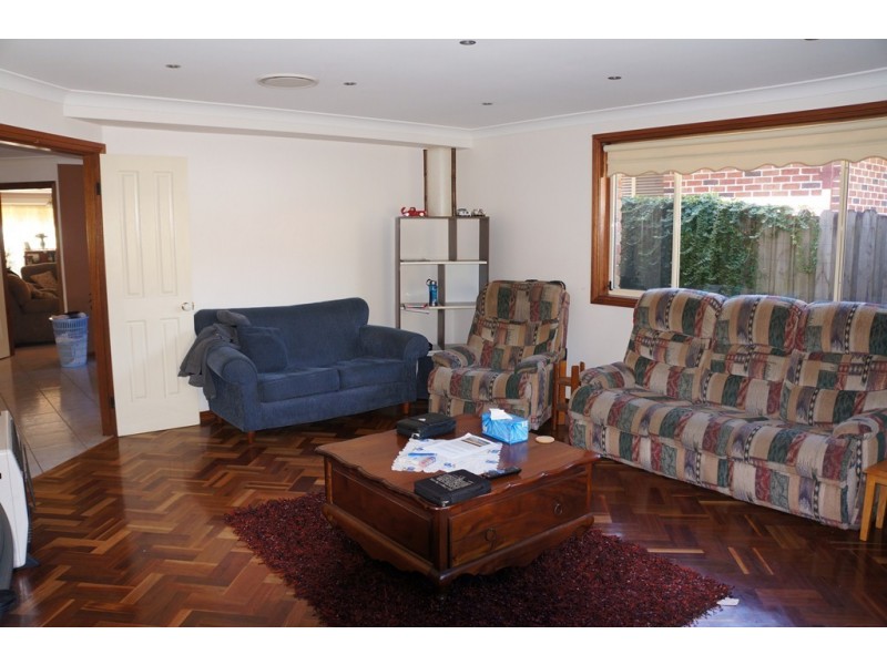 22 Castle Rock Court, Wattle Grove NSW 2173