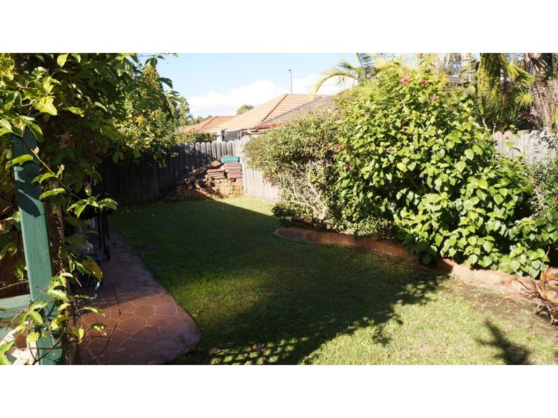 22 Castle Rock Court, Wattle Grove NSW 2173