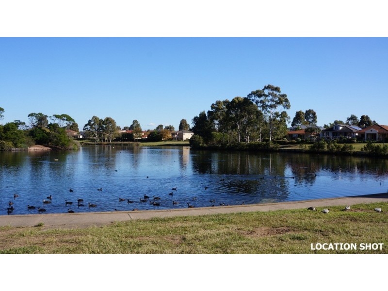 22 Castle Rock Court, Wattle Grove NSW 2173