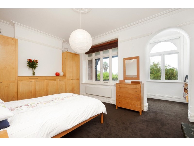 16 Cambridge Street, Enmore NSW 2042