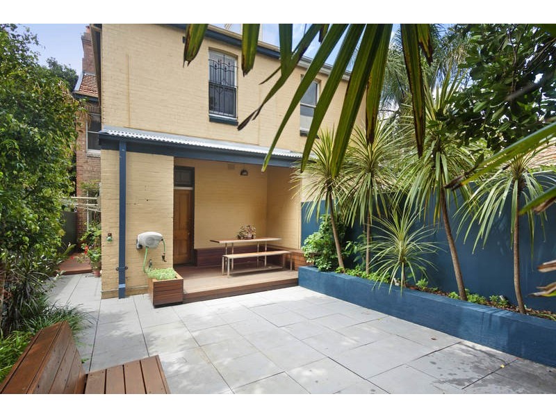 16 Cambridge Street, Enmore NSW 2042