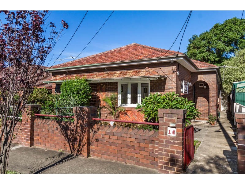 16 Hollands Avenue, Marrickville NSW 2204
