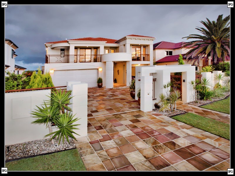 37 King Arthurs Court, Sovereign Islands QLD 4216