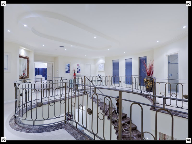 37 King Arthurs Court, Sovereign Islands QLD 4216