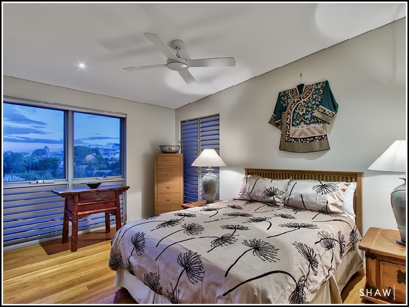 83 Fifth Avenue, Balmoral QLD 4171