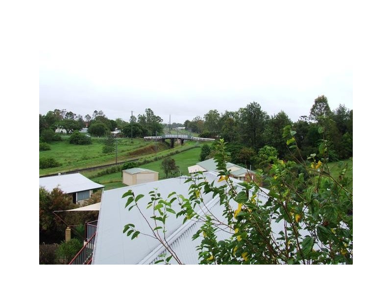 5 Dale Drive, Tiaro QLD 4650