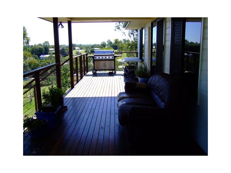 16 Forgan Terrace, Tiaro QLD 4650