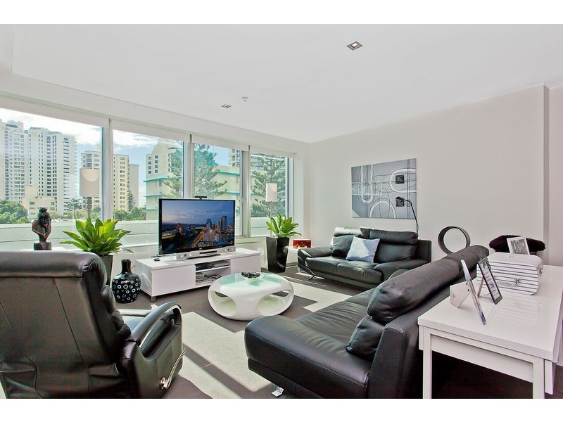 5 Hamiliton Ave, Surfers Paradise QLD 4217