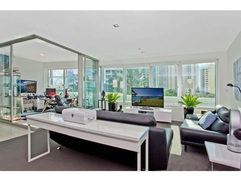 5 Hamiliton Ave, Surfers Paradise QLD 4217