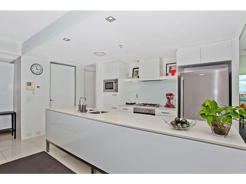 5 Hamiliton Ave, Surfers Paradise QLD 4217