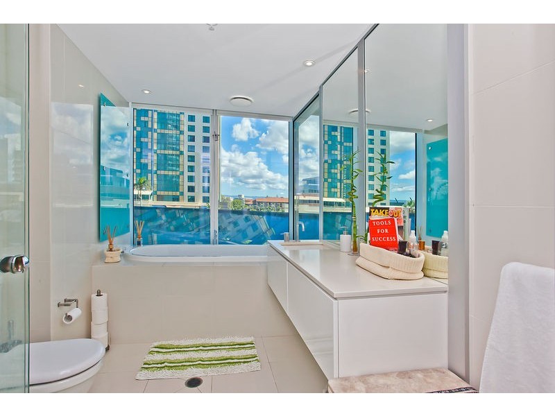 5 Hamiliton Ave, Surfers Paradise QLD 4217