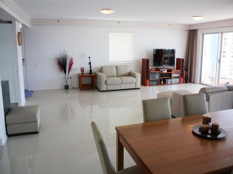 12A/7 Fern Street, Broadbeach QLD 4218