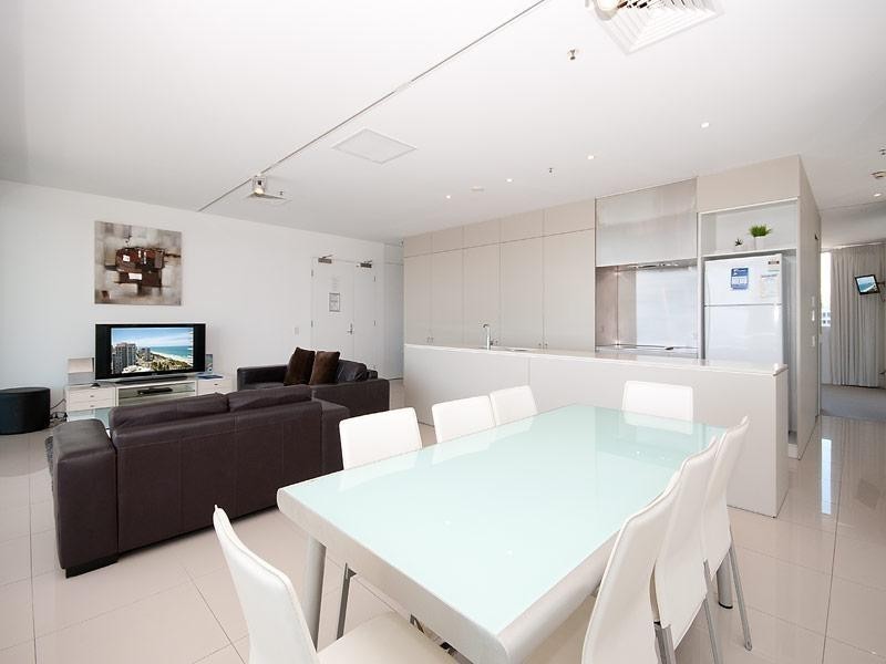 2201/159 Old Burleigh Rd, Broadbeach QLD 4218