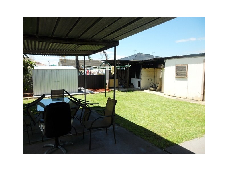 Fairfield West NSW 2165