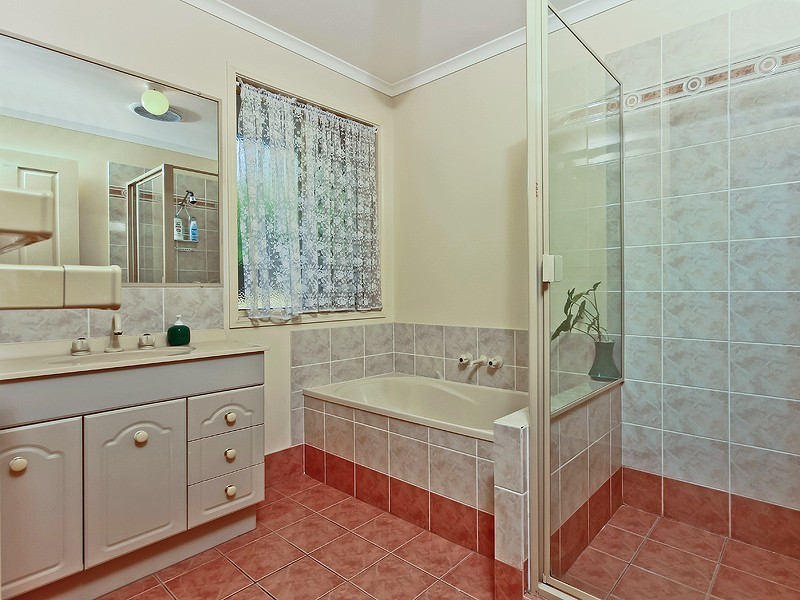 3 Camara Court, Eatons Hill QLD 4037