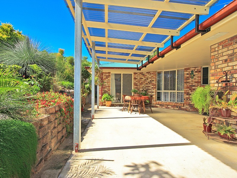 8 Phoenix Court, Eatons Hill QLD 4037