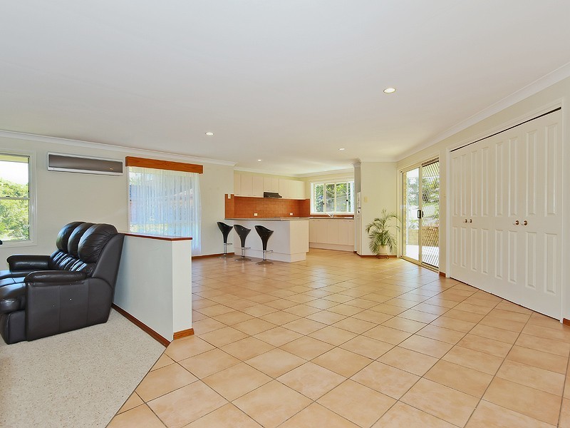 8 Phoenix Court, Eatons Hill QLD 4037