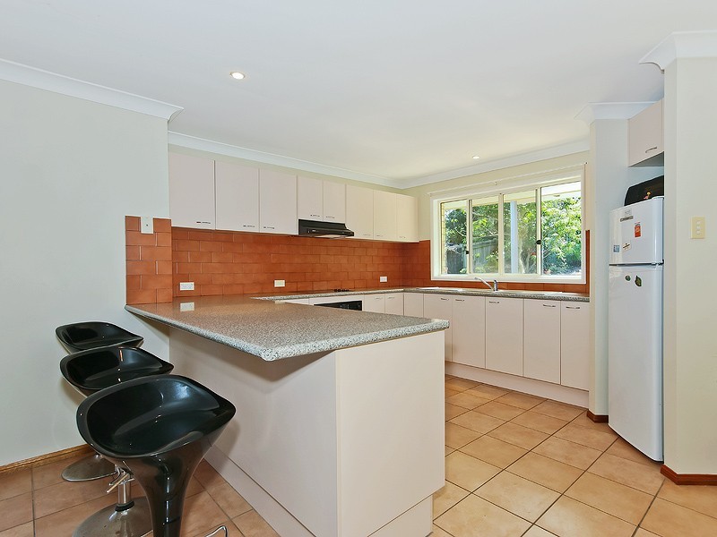 8 Phoenix Court, Eatons Hill QLD 4037