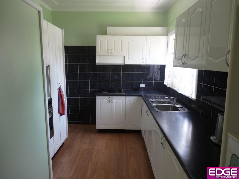 40 Henry Lawson Drive, Peakhurst NSW 2210