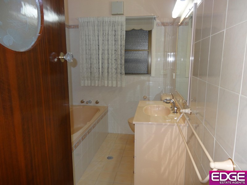 16 Orana Crescent, Peakhurst Heights NSW 2210