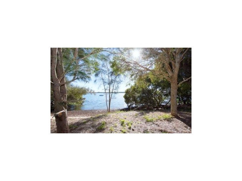 Sandstone Point QLD 4511