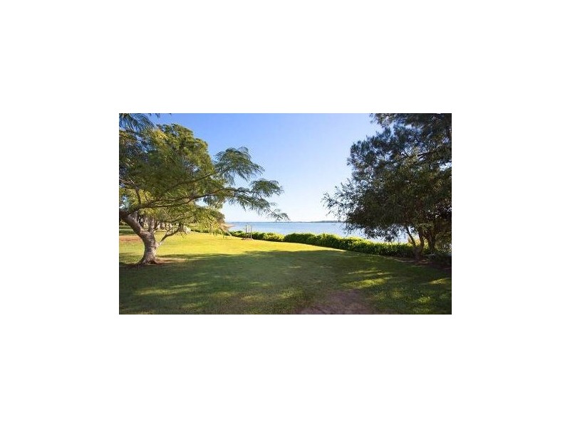 Sandstone Point QLD 4511