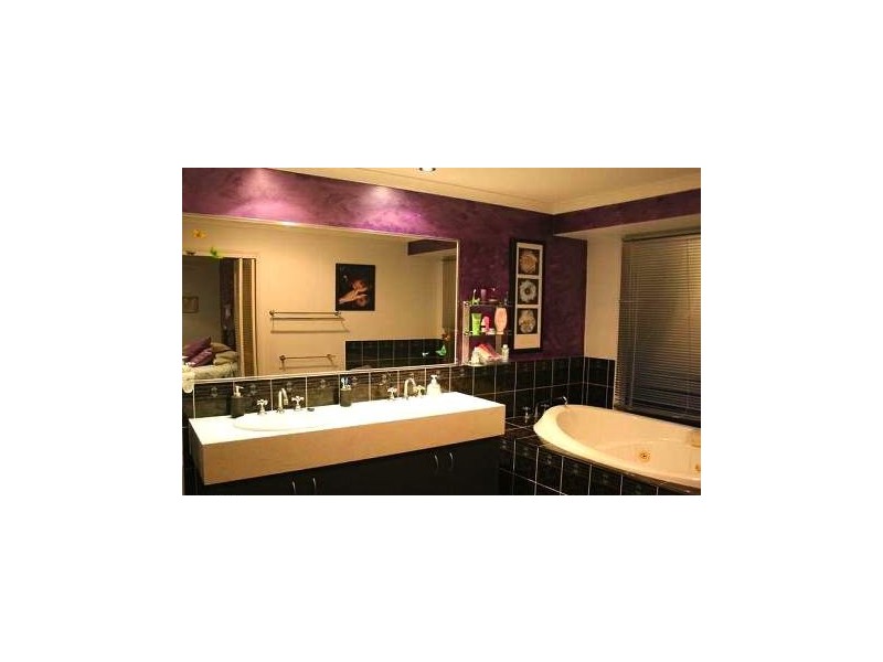 Sandstone Point QLD 4511