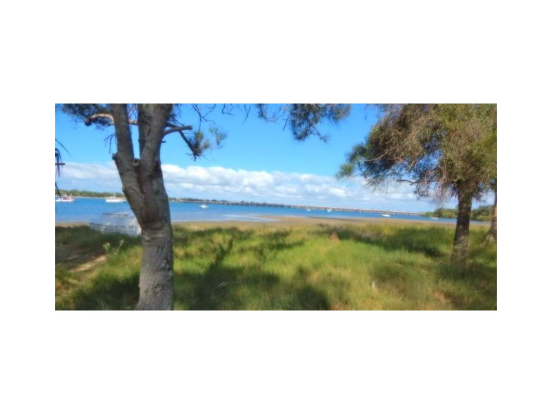 Sandstone Point QLD 4511