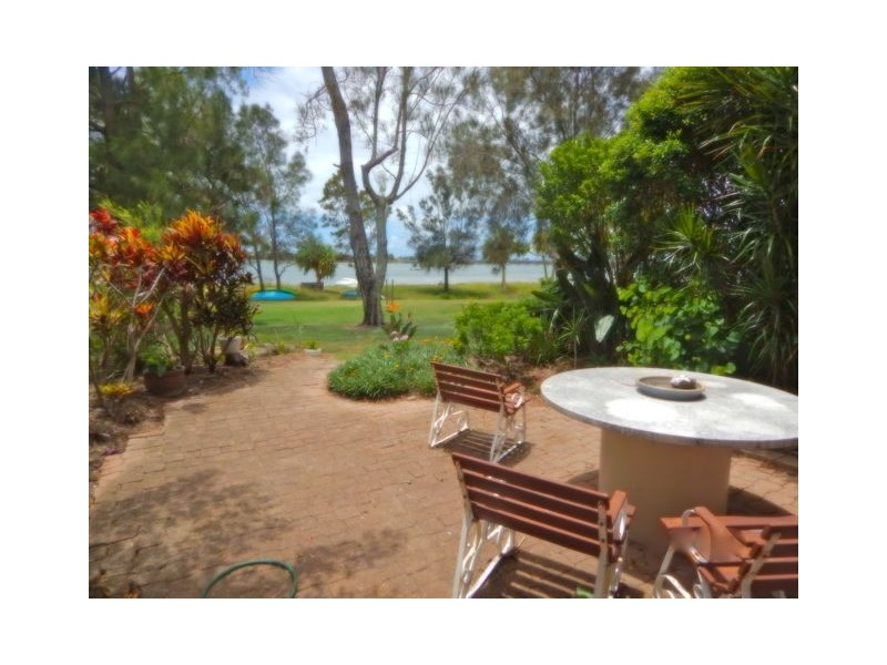 Sandstone Point QLD 4511