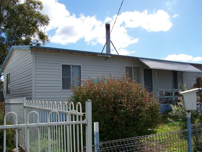 24 Fern Street, Quirindi NSW 2343