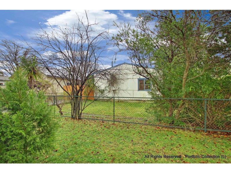 8 Wambool Street, Narrabundah ACT 2604