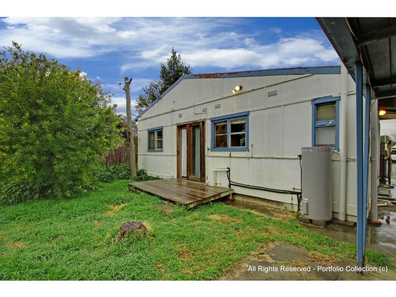 8 Wambool Street, Narrabundah ACT 2604