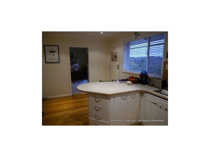 16 Sabine Close, Garran ACT 2605