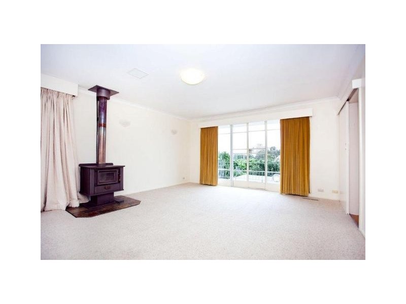 16 Sabine Close, Garran ACT 2605