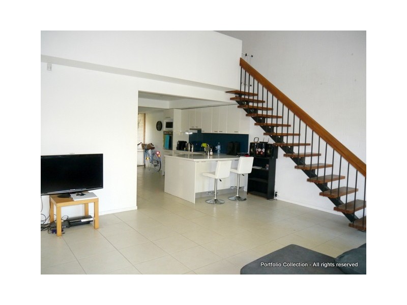 18 Maclachlan Street, Holder ACT 2611