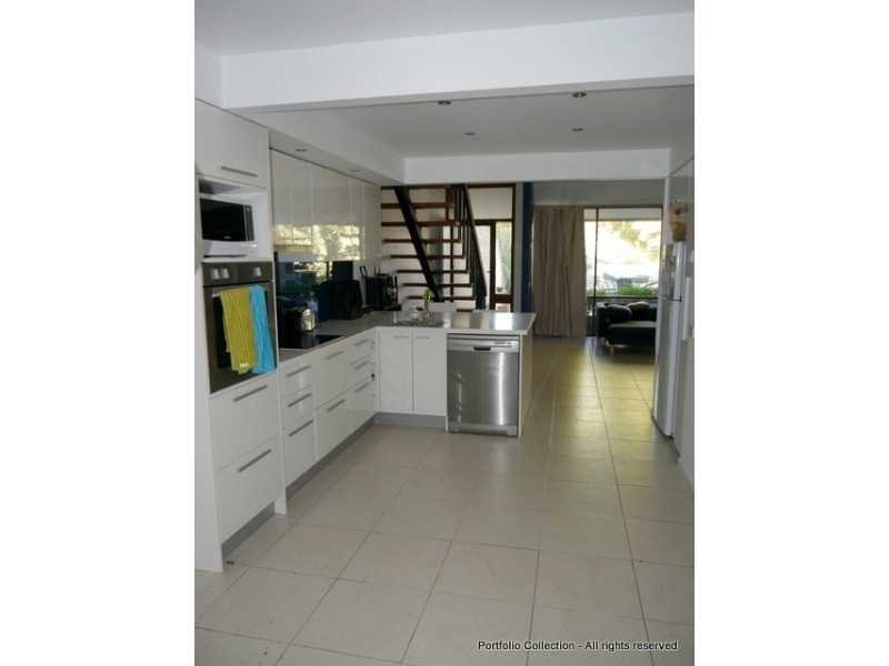 18 Maclachlan Street, Holder ACT 2611