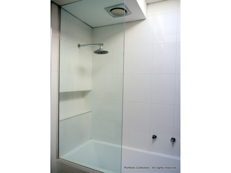 18 Maclachlan Street, Holder ACT 2611