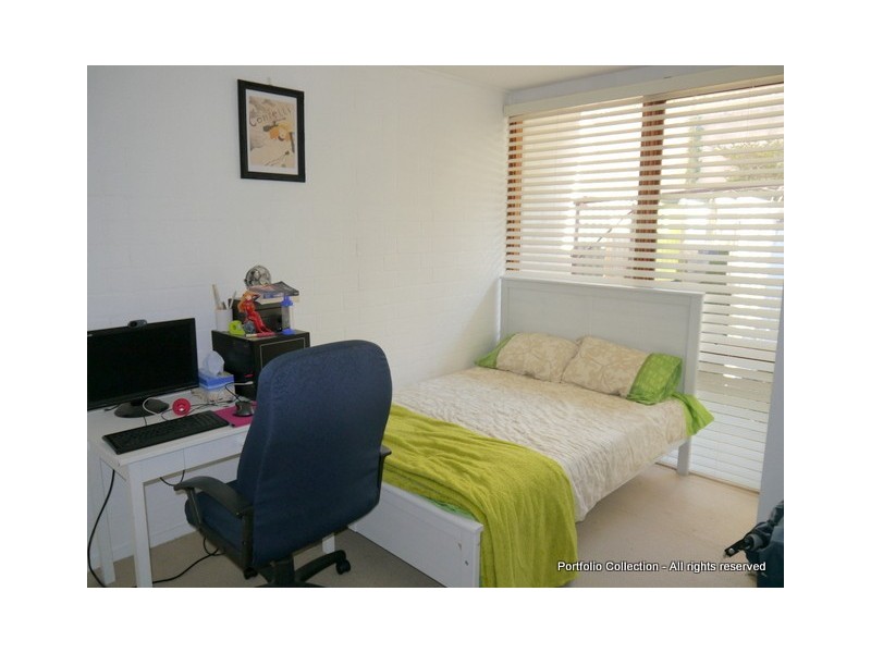 18 Maclachlan Street, Holder ACT 2611