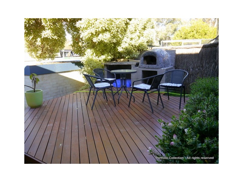 18 Maclachlan Street, Holder ACT 2611