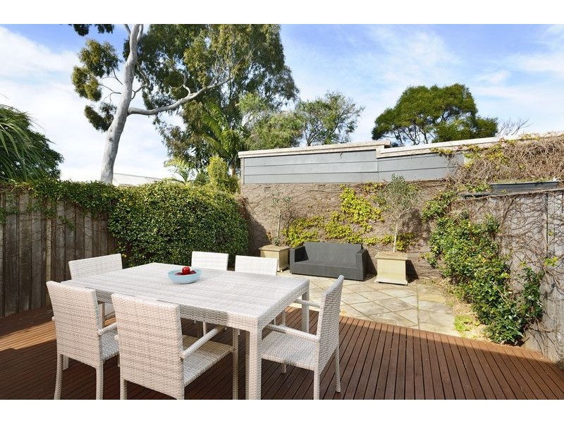 25 Emmett St, Crows Nest NSW 2065