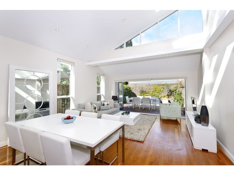 25 Emmett St, Crows Nest NSW 2065
