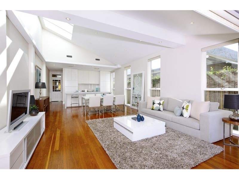 25 Emmett St, Crows Nest NSW 2065