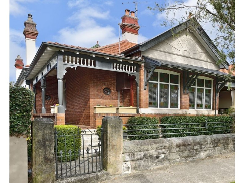 25 Emmett St, Crows Nest NSW 2065