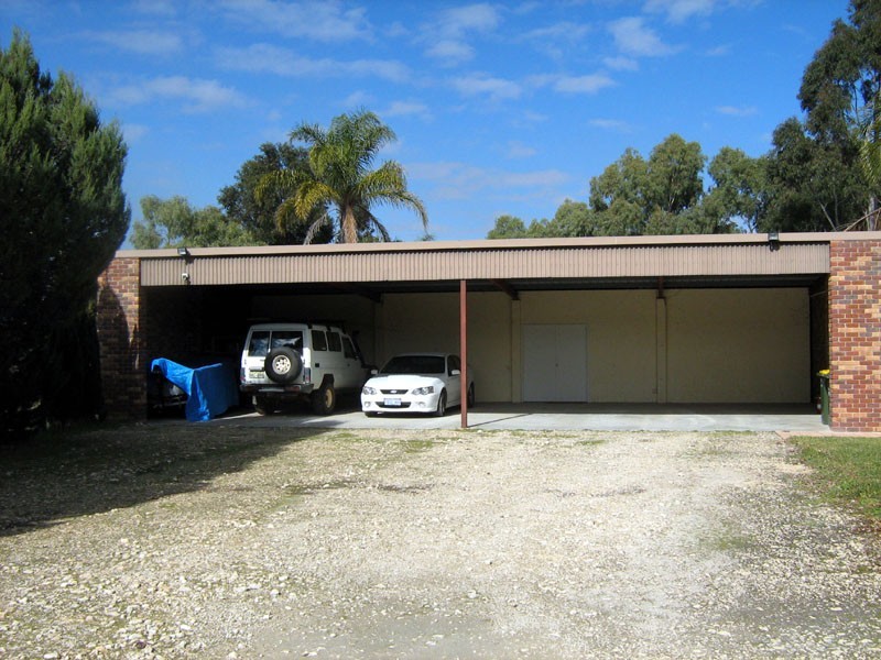 220 Neaves Road, Mariginiup WA 6078