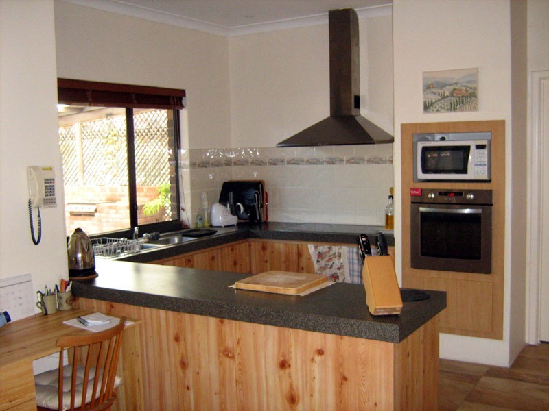 220 Neaves Road, Mariginiup WA 6078